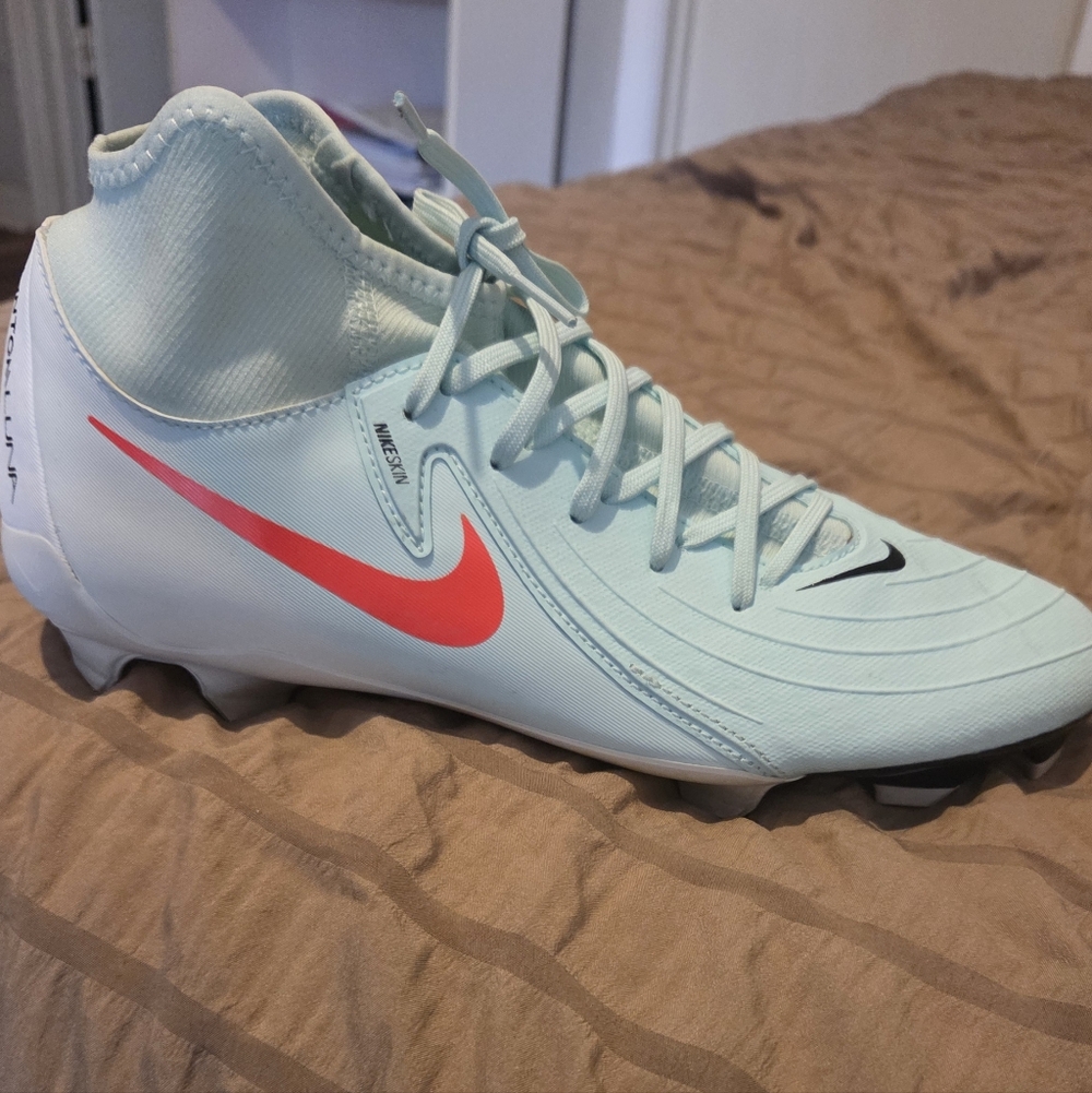 Cleats - image 4